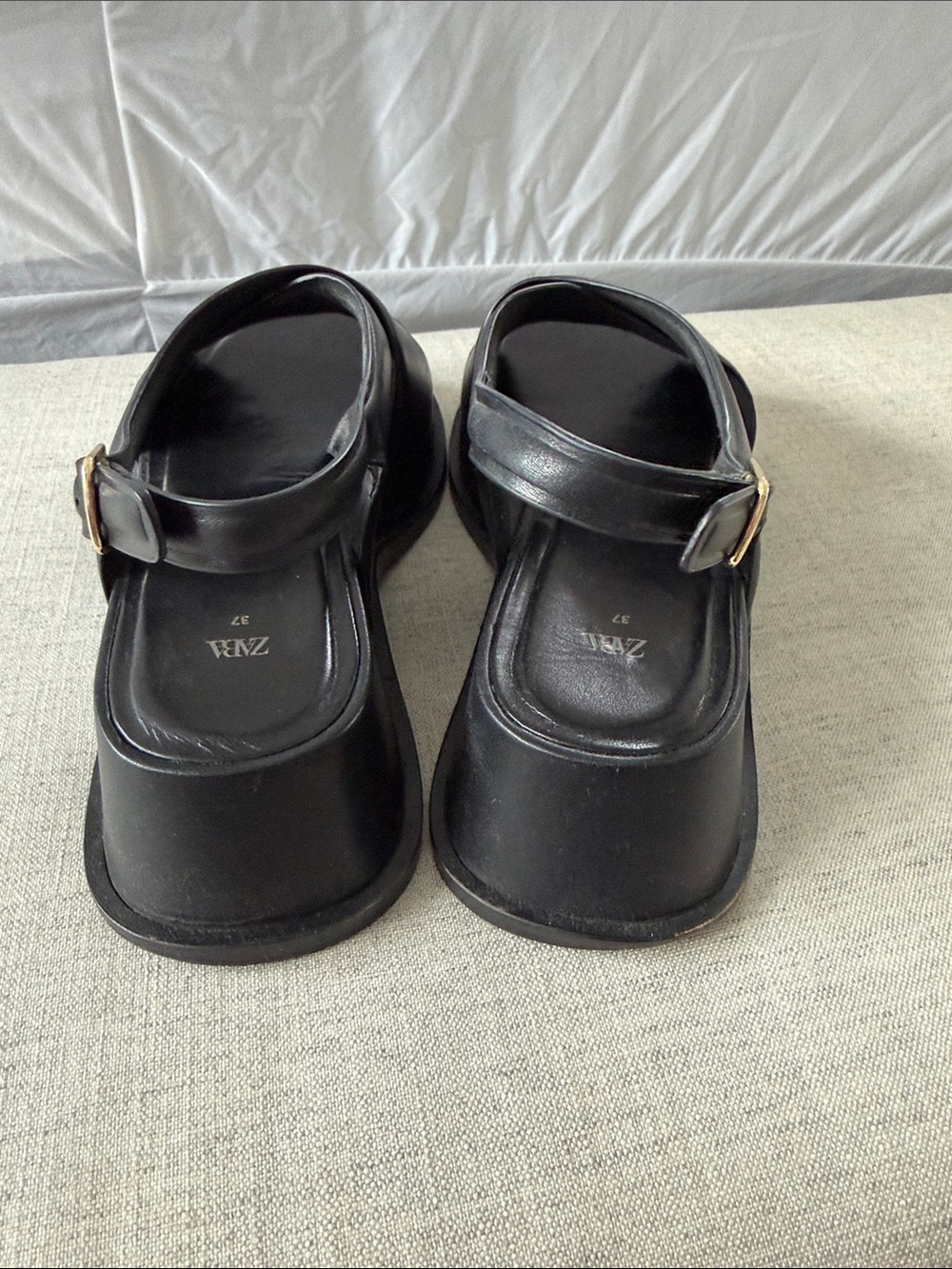 Zara Black 100% Leather Crisscross Slingback Sandals with Gold Buckles - Picture 4 of 9